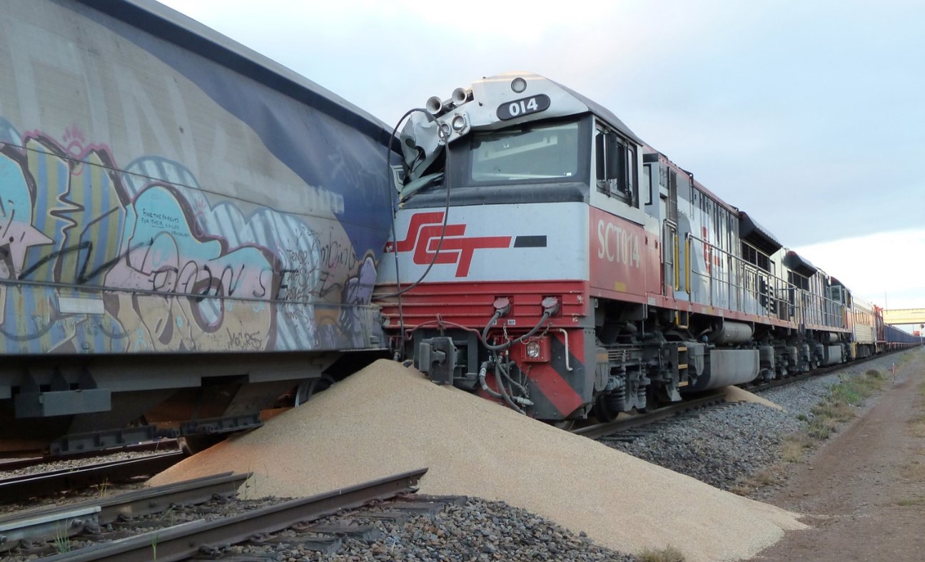 Figure 20: Locomotive SCT014 with collapsed right side of cabin