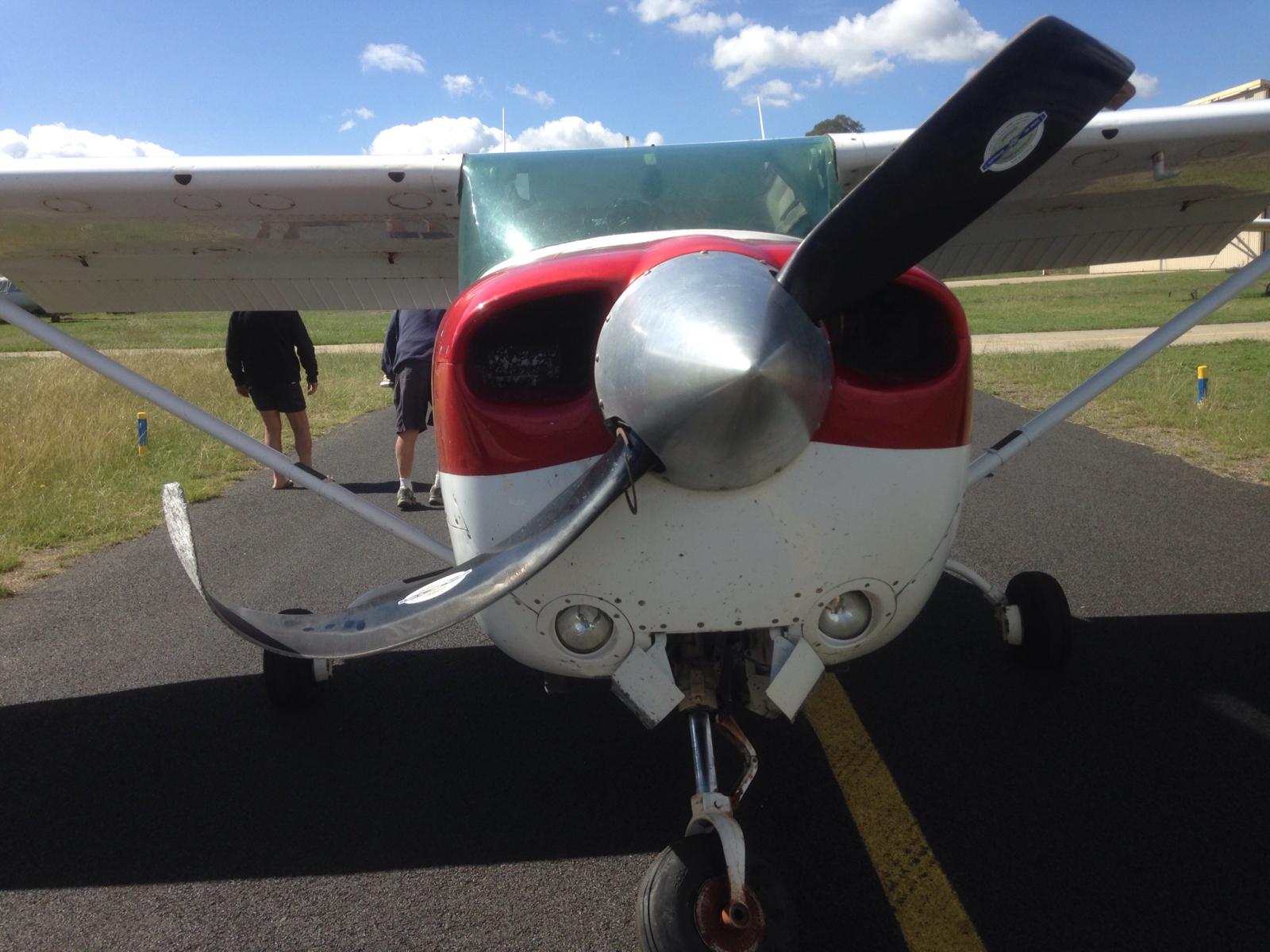 Figure 1: VH-JXX showing damage to the propeller and nose landing gear