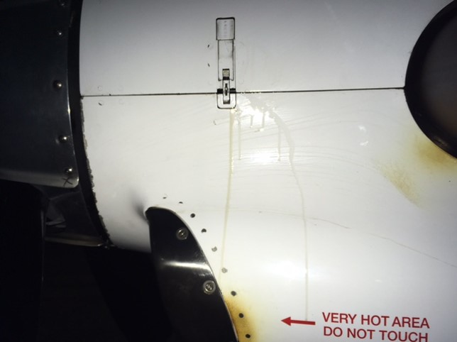 Figure 1: Oil on the outside of the engine cowling. Source: RFDS