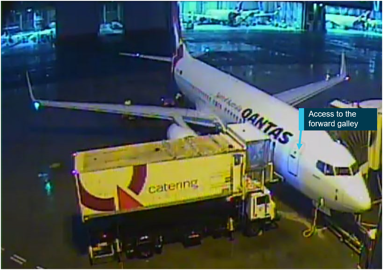 Figure 1: Catering truck loading via the aircraft’s right forward main entry door. Source: Qantas, annotated by the ATSB