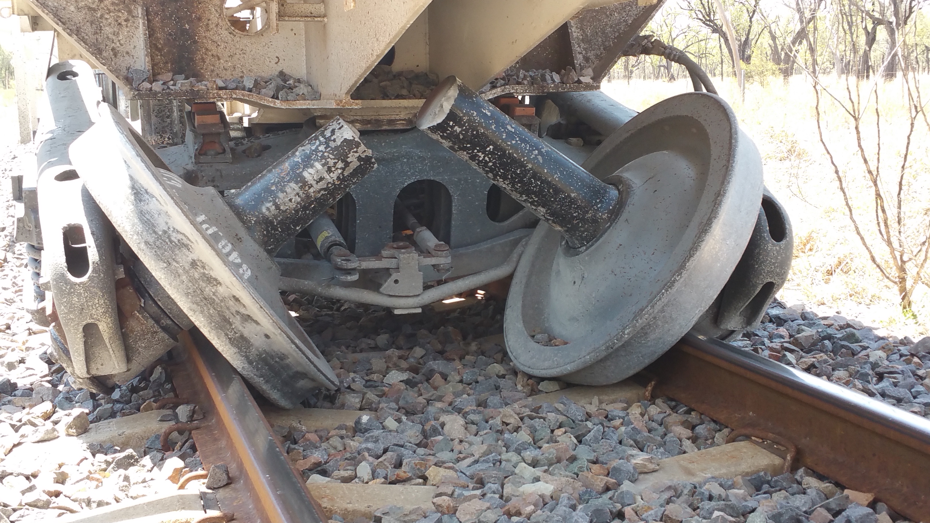 Figure 1: Failed axle in-situ from train 9T90. Source: Incitec Pivot