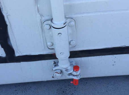 Figure 9: Security seal on the end door of the container.<br />
Source: Pacific National