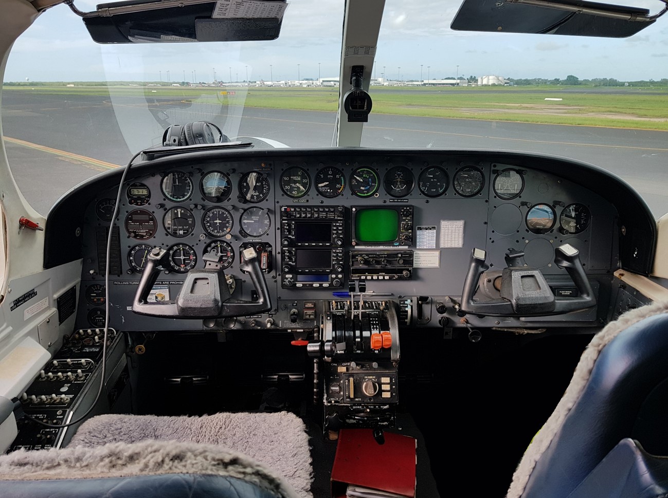 cessna 402 cockpit layout