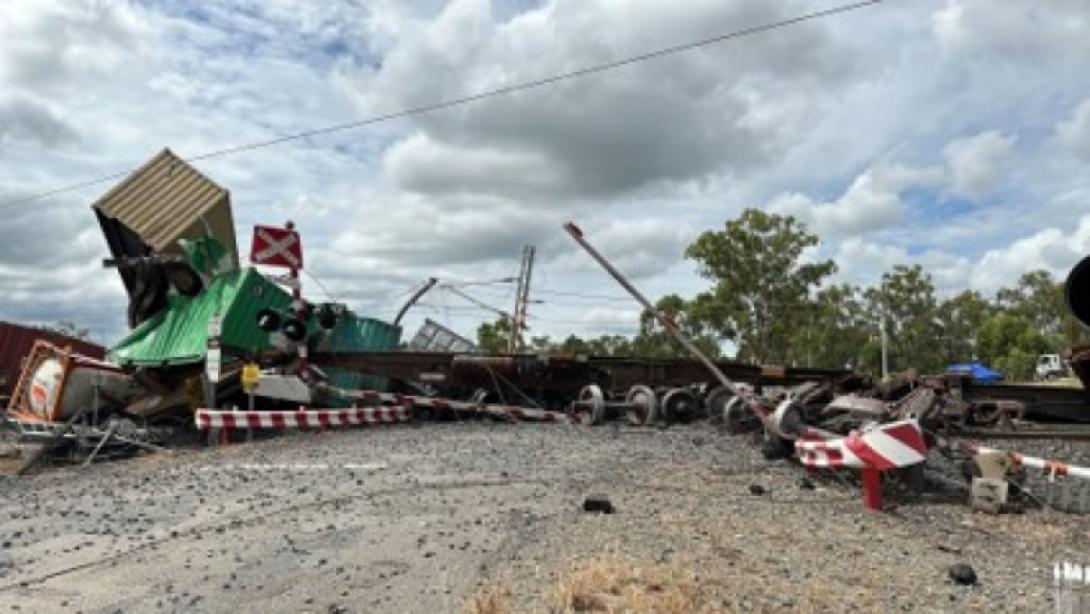 Derailment of freight train 82P7 and subsequent collision with coal train 9F02, near Marmor, Queensland, on 29 January 2023