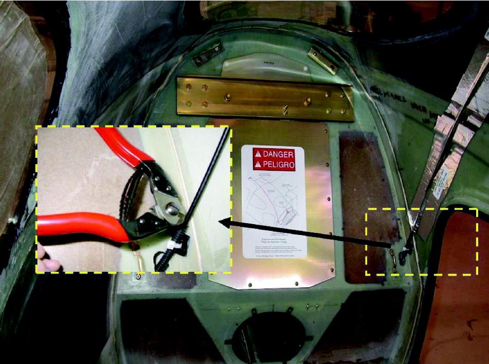 Figure 5: Diagram extracted from Cirrus 1st Responder Information Manual - Activation handle and cable hazards